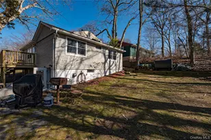 75 Herod Point Rd, Wading River, NY 11792 - Photo 9