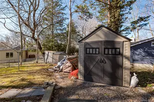 75 Herod Point Rd, Wading River, NY 11792 - Photo 11