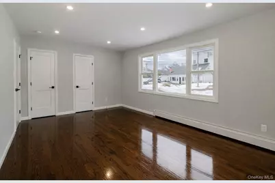 7 Amherst Place, Massapequa, NY 11758 - Photo 5