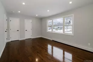 7 Amherst Pl, Massapequa, NY 11758 - Photo 5