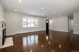 7 Amherst Pl, Massapequa, NY 11758 - Photo 3