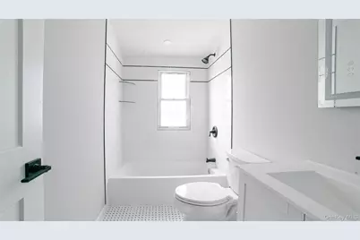 7 Amherst Place, Massapequa, NY 11758 - Photo 11