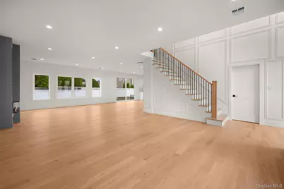 238 North Pine Street, Massapequa, NY 11758 - Photo 5