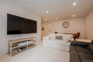 410 E Broadway E, Long Beach, NY 11561 - Photo 9