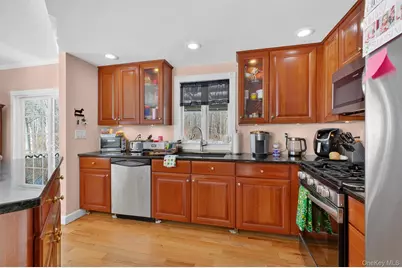 8 Garrett Place, Carmel, NY 10512 - Photo 9