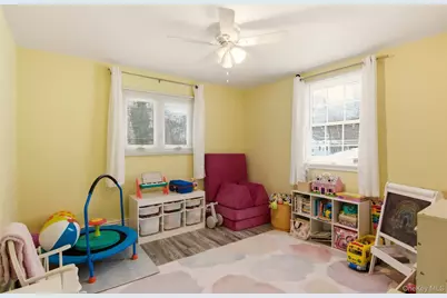 27 Great River Drive, Sound Beach, NY 11789 - Photo 17