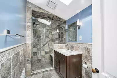 211 Davis Avenue, White Plains, NY 10605 - Photo 19