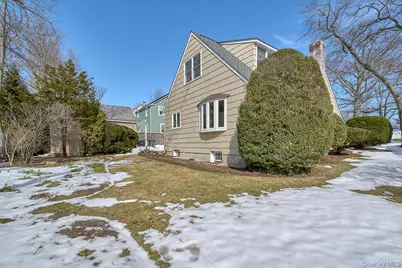 211 Davis Avenue, White Plains, NY 10605 - Photo 21