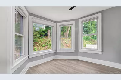 22 Town Path #2, Glen Cove, NY 11542 - Photo 11