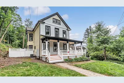 22 Town Path #2, Glen Cove, NY 11542 - Photo 3