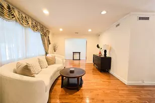 64 Middle Neck Rd, Roslyn, NY 11576 - Photo 5