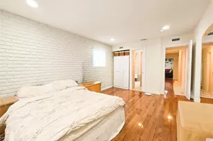 64 Middle Neck Rd, Roslyn, NY 11576 - Photo 13