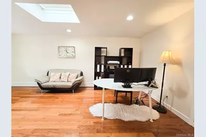 64 Middleneck Road, Roslyn, NY 11576 - Photo 7