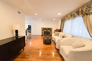 64 Middle Neck Rd, Roslyn, NY 11576 - Photo 3