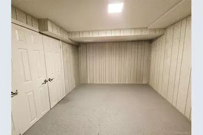 64 Middleneck Road, Roslyn, NY 11576 - Photo 23