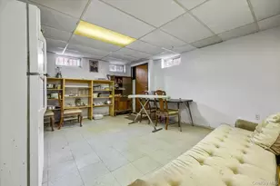 25-04 42nd St, Astoria, NY 11103 - Photo 31