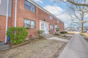 216-06 68th Ave, Oakland Gardens, NY 11364 - Photo 9