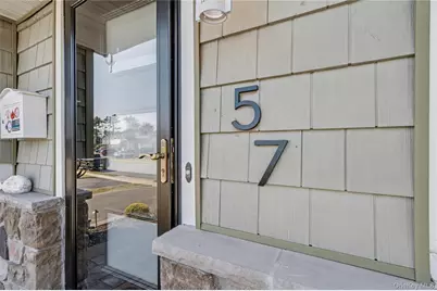 57 Richfield Street, Plainview, NY 11803 - Photo 7