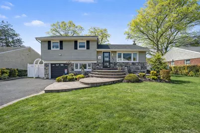 57 Richfield Street, Plainview, NY 11803 - Photo 1