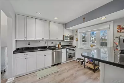 57 Richfield Street, Plainview, NY 11803 - Photo 15