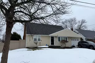 32 Montana Ct, Syosset, NY 11791 - Photo 17