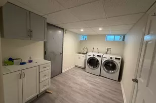 32 Montana Ct, Syosset, NY 11791 - Photo 11