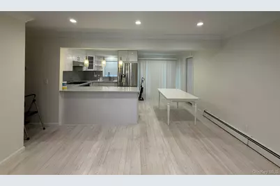 32 Montana Court, Syosset, NY 11791 - Photo 3