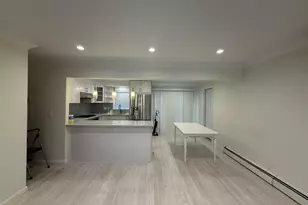 32 Montana Ct, Syosset, NY 11791 - Photo 3