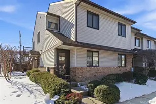 11 Balsam Ct, Wantagh, NY 11793 - Photo 9