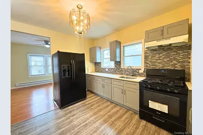 84-56 164th Street #2nd Fl, Jamaica, NY 11432 - Photo 3