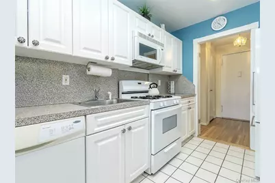 32 Pearsall #2D, Glen Cove, NY 11542 - Photo 13