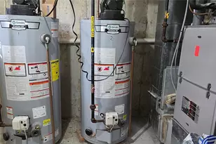 43-29 249th St, Little Neck, NY 11363 - Photo 15