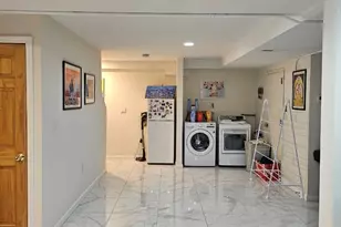 43-29 249th St, Little Neck, NY 11363 - Photo 13