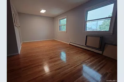 256-20 Craft Avenue #2nd Floor, Rosedale, NY 11422 - Photo 3