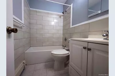 256-20 Craft Avenue #2nd Floor, Rosedale, NY 11422 - Photo 5