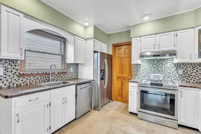 77 Rollstone Avenue, West Sayville, NY 11796 - Photo 17