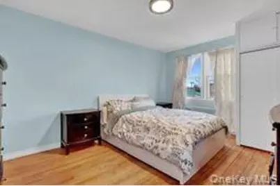 8415 259th Street, Floral Park, NY 11001 - Photo 7