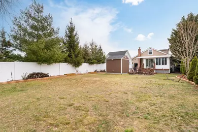 210 10th Street, West Babylon, NY 11704 - Photo 13