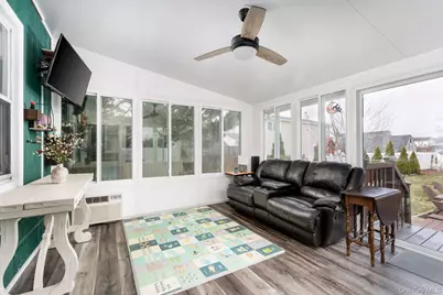 210 10th Street, West Babylon, NY 11704 - Photo 9