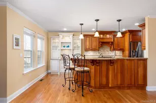 14 Vantage Ct, Port Jefferson, NY 11777 - Photo 9