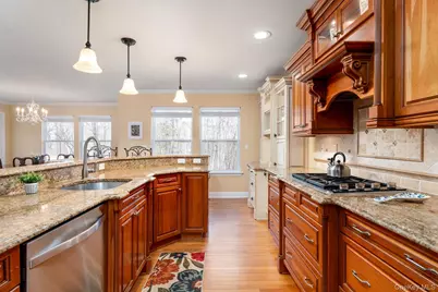 14 Vantage Court, Port Jefferson, NY 11777 - Photo 5