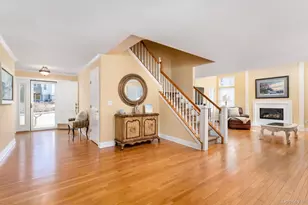 14 Vantage Ct, Port Jefferson, NY 11777 - Photo 13