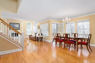 14 Vantage Ct, Port Jefferson, NY 11777 - Photo 3