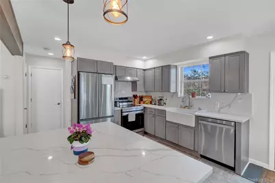 21 Woodside Avenue, Port Jefferson, NY 11777 - Photo 11