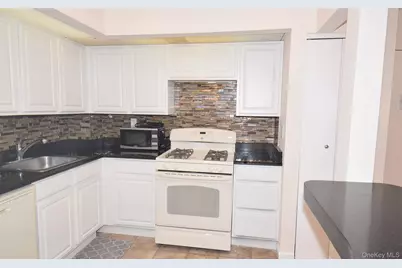 206-14 Emily Road #42 L, Bayside, NY 11360 - Photo 5