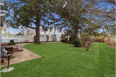 2097 Washington Avenue, Seaford, NY 11783 - Photo 29