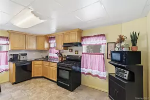 2097 Washington Ave, Seaford, NY 11783 - Photo 11