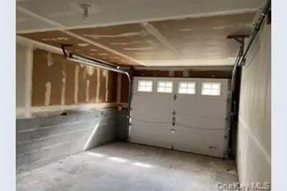 104 Sutton Park Road, Poughkeepsie, NY 12603 - Photo 15