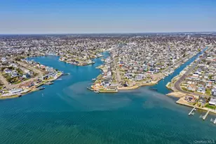 72 W Lido Promenade, Lindenhurst, NY 11757 - Photo 15