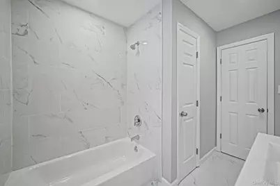 1730 Heckscher Avenue, Bay Shore, NY 11706 - Photo 27